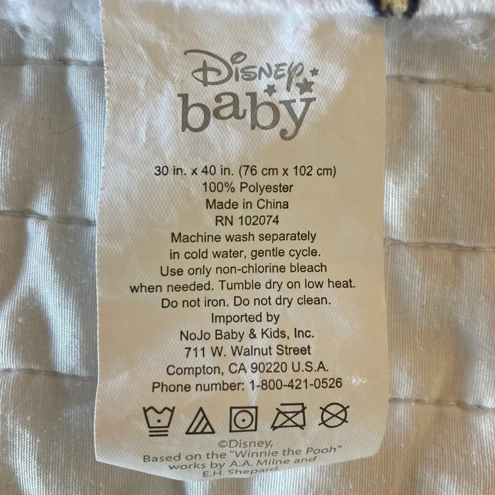 Disney Baby Winnie the‎ Pooh Christmas Blanket Holiday Plush Throw 30x40